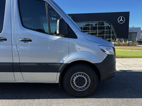 Used 2024 Mercedes-Benz Sprinter 2500 image 2