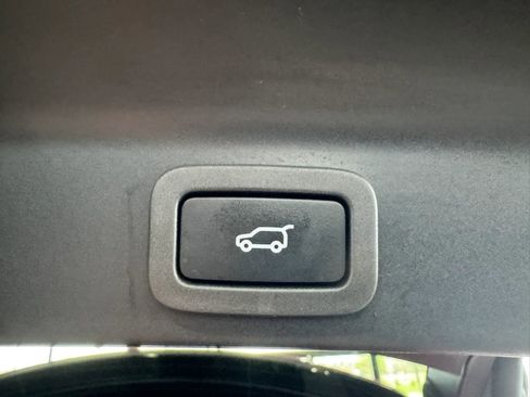 Used 2020 Jaguar F-PACE Prestige image 42