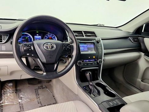 Used 2017 Toyota Camry LE FWD image 12