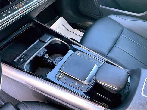 Certified 2022 Mercedes-Benz GLA 250 4MATIC image 21