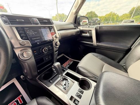 Used 2022 Toyota 4Runner SR5 Premium AWD/4WD image 29