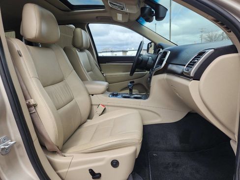 Used 2014 Jeep Grand Cherokee Limited w/ Trailer Tow Group IV image 15