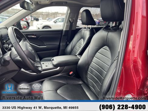 Used 2022 Toyota Highlander XLE image 15