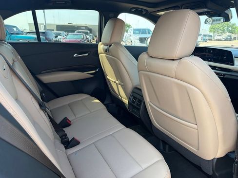 Used 2025 Cadillac XT4 Premium Luxury AWD/4WD image 10