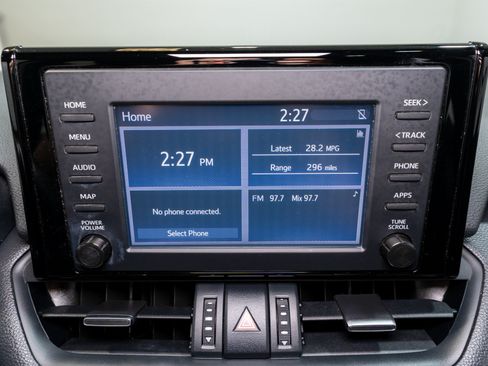 Used 2019 Toyota RAV4 XLE Premium FWD image 16
