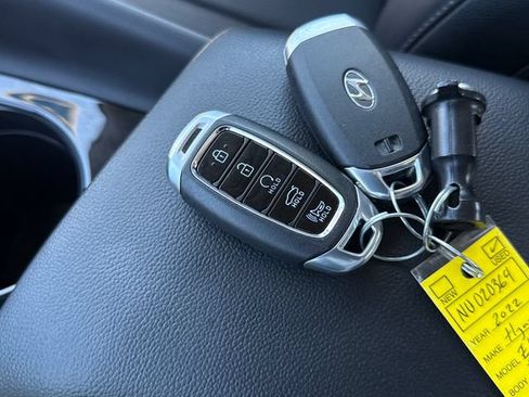 Used 2022 Hyundai Elantra Limited w/ Cargo Package FWD image 29