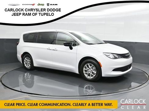 New 2026 Chrysler Voyager LX image 4