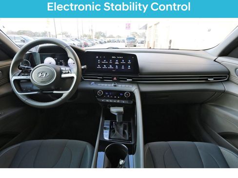 Certified 2023 Hyundai Elantra SEL w/ Convenience Package image 12