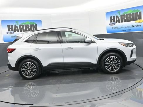 New 2025 Ford Escape SE w/ PHEV Premium Package image 7
