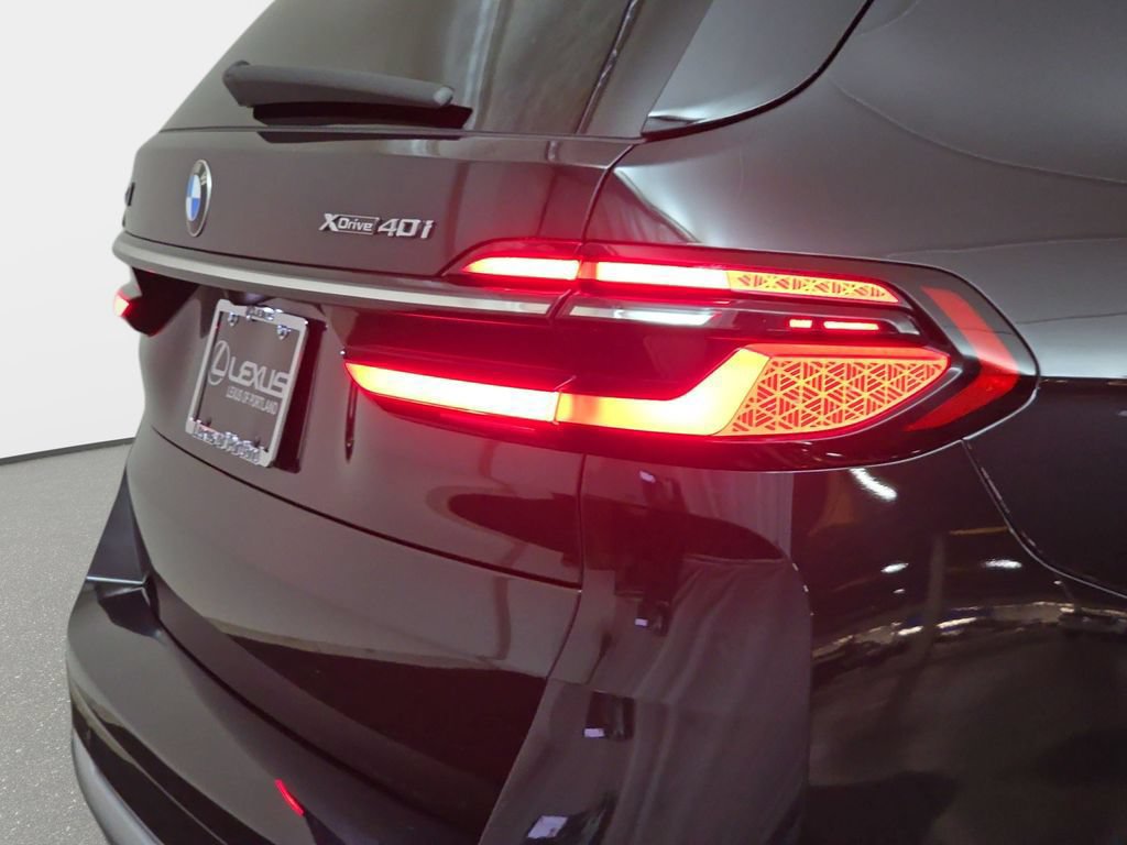 Used 2023 BMW X7 xDrive40i AWD/4WD image 36