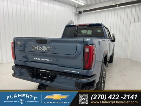 Used 2025 GMC Sierra 2500 Denali Ultimate AWD/4WD image 3
