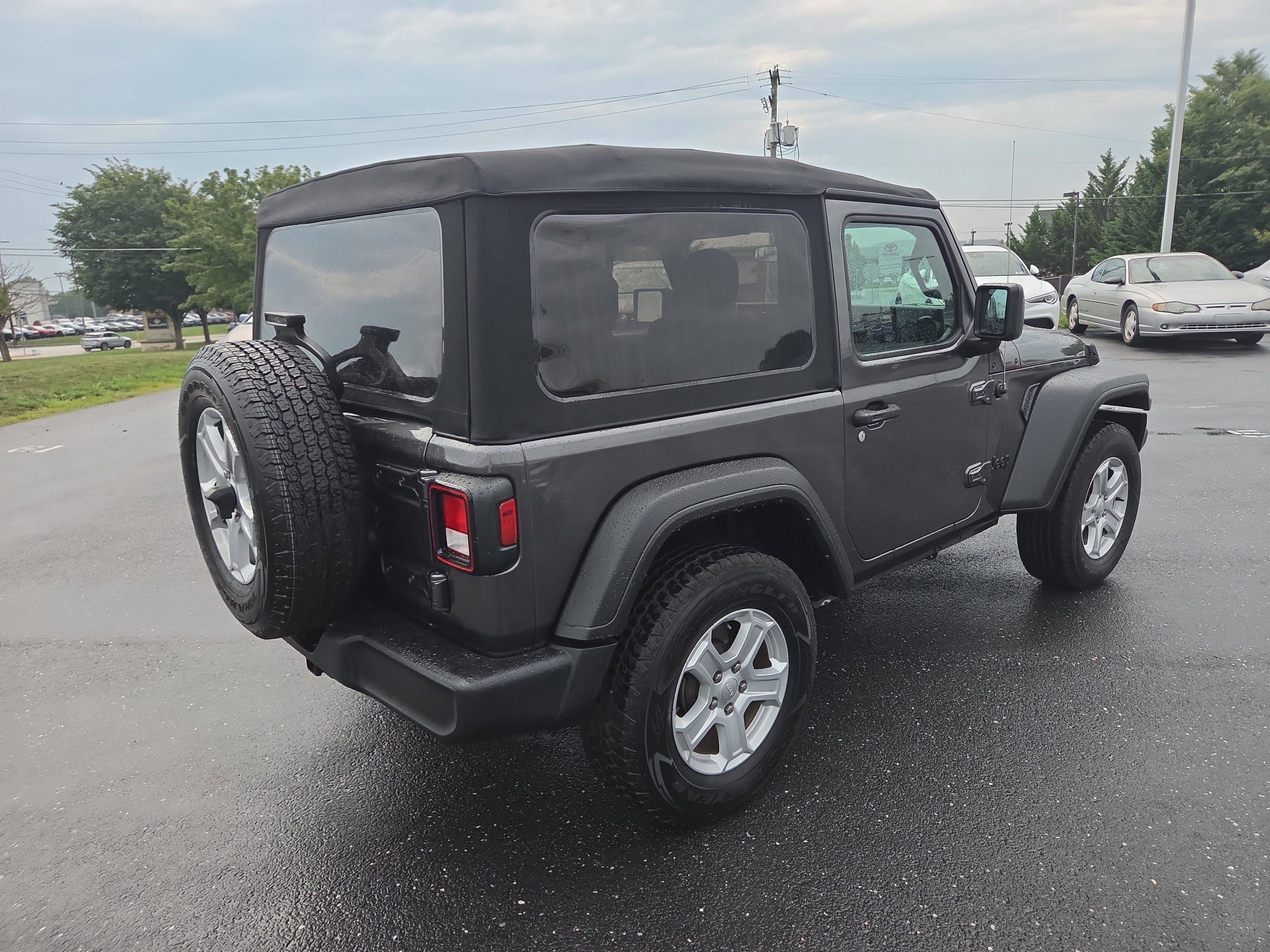 Used 2022 Jeep Wrangler Sport AWD/4WD image 16