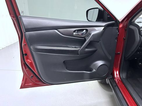 Used 2019 Nissan Rogue SV AWD/4WD image 9