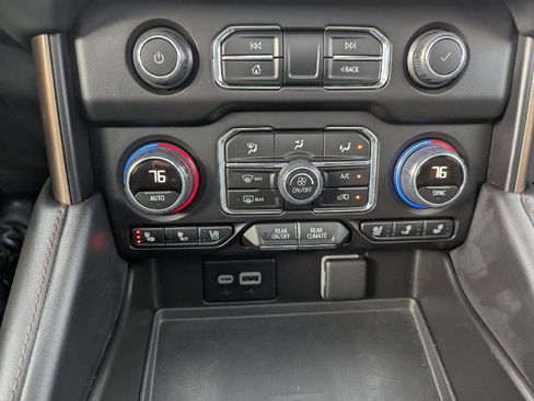 Used 2024 Chevrolet Tahoe High Country image 18