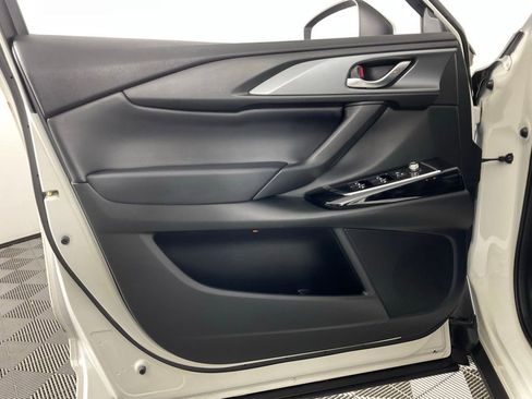 Used 2023 MAZDA CX-9 Touring image 12