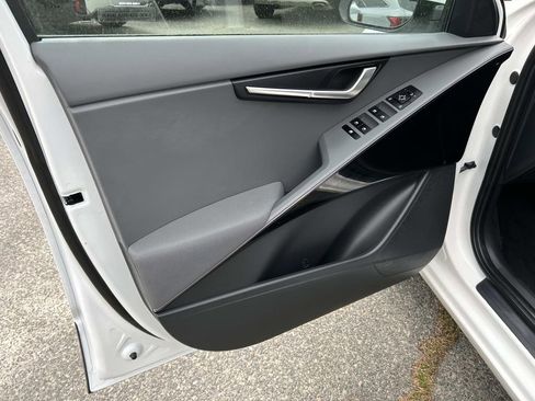 Certified 2025 Kia Niro EX FWD image 13