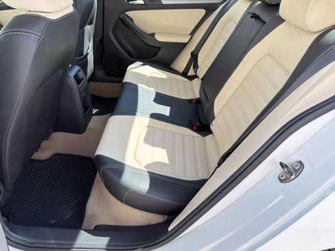 Used 2012 Volkswagen Jetta SEL image 12