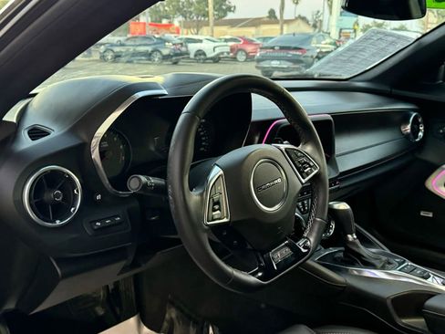 Used 2017 Chevrolet Camaro SS RWD image 7