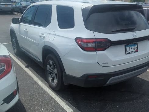 Used 2023 Honda Pilot EX-L image 3