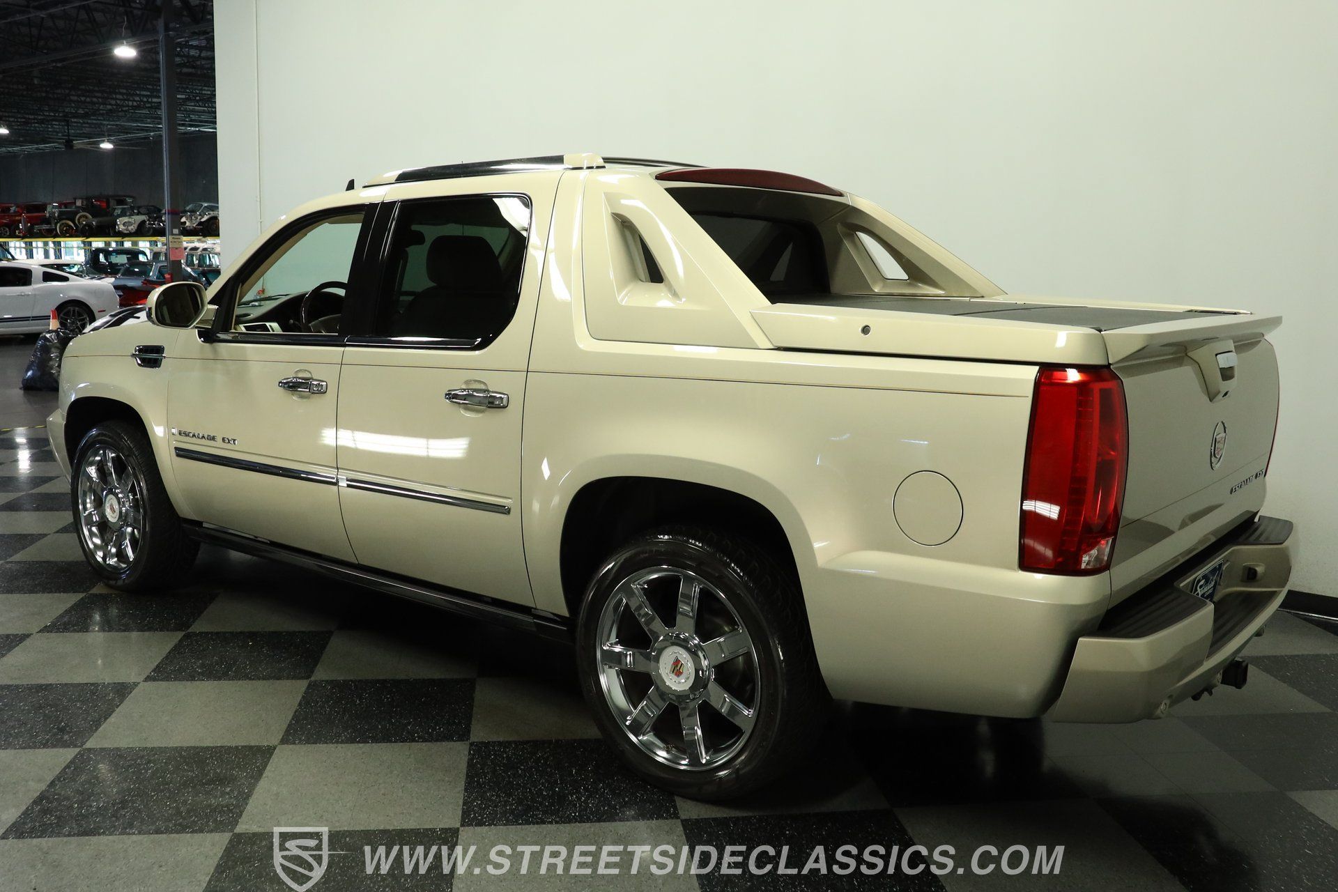 Used 2007 Cadillac Escalade EXT w/ Information Package AWD/4WD image 7