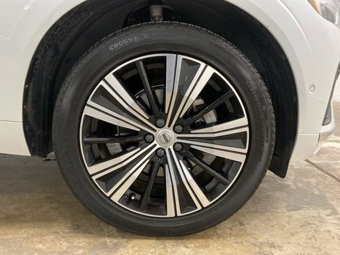 Used 2023 Volvo XC60 B5 Plus w/ Protection Package Premier image 31