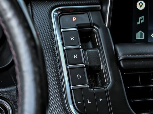 Used 2022 Chevrolet Tahoe RST w/ Luxury Package image 22