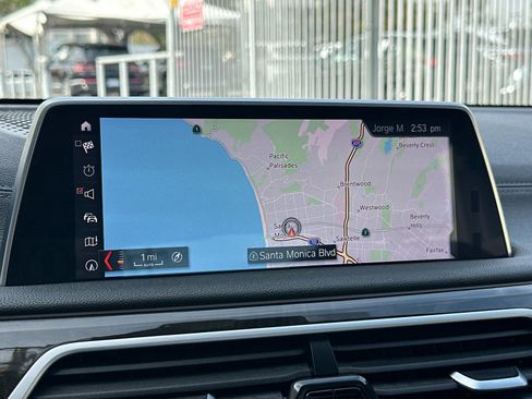 Used 2019 BMW 740i w/ M Sport Package image 21