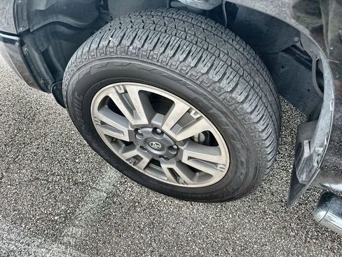 Used 2020 Toyota Tundra Platinum image 10