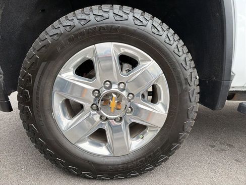 Used 2022 Chevrolet Silverado 2500 LTZ w/ LTZ Convenience Package AWD/4WD image 14