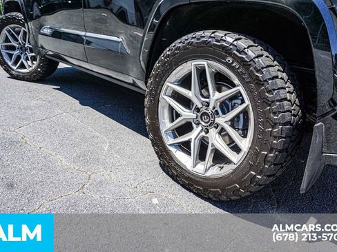 Used 2025 Toyota Sequoia Platinum AWD/4WD image 16