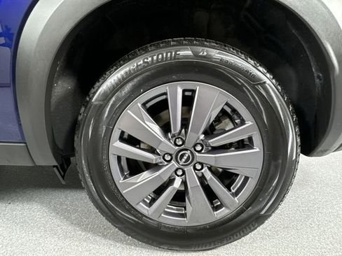 Used 2023 Nissan Pathfinder SV image 5