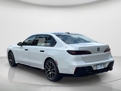 New 2026 BMW 740i RWD image 7