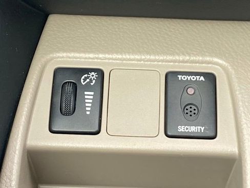 Used 2006 Toyota RAV4 Limited image 16