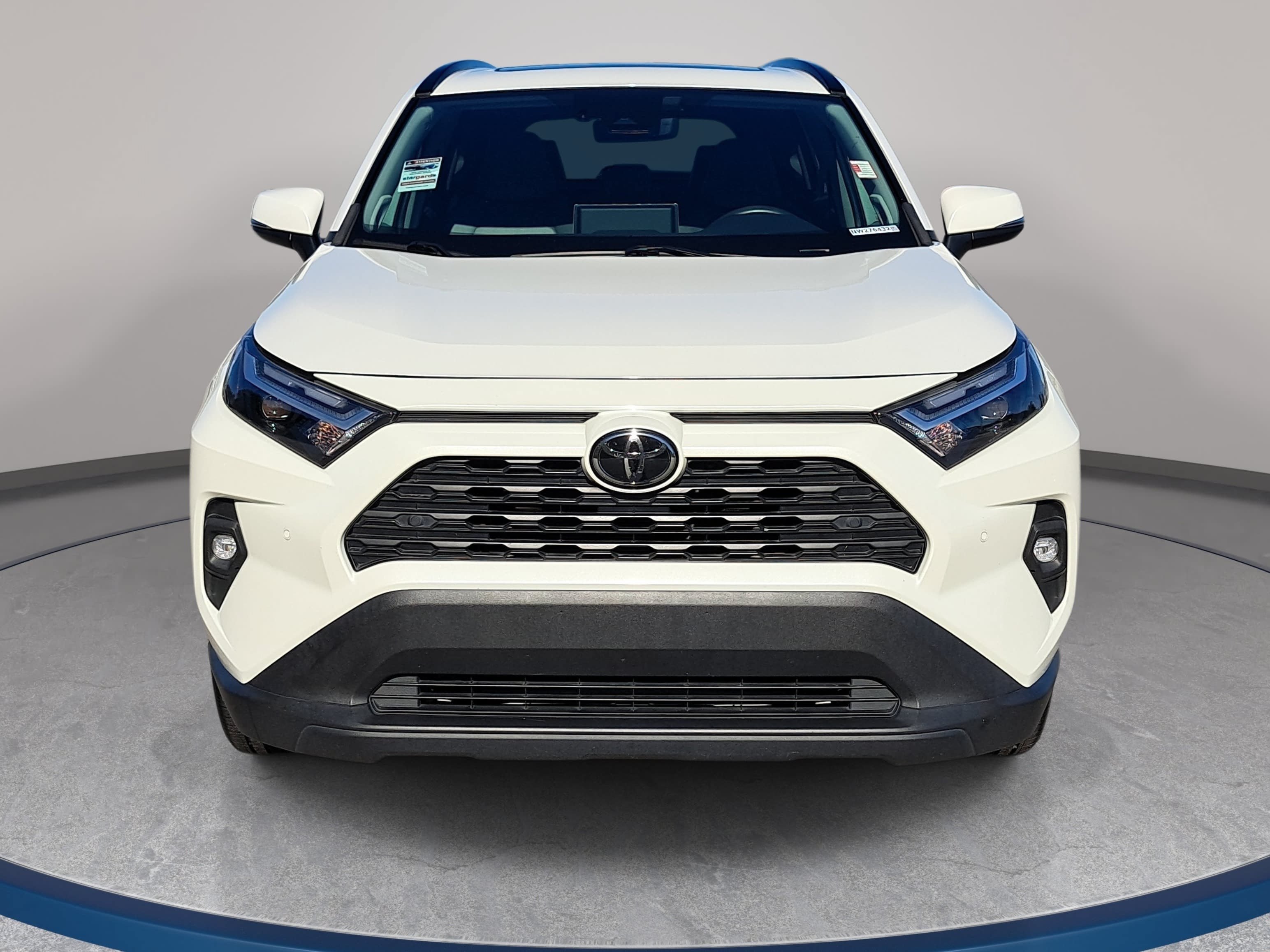 Used 2022 Toyota RAV4 XLE Premium AWD/4WD image 2