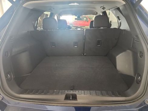 Used 2023 Chevrolet Equinox LT AWD/4WD image 16
