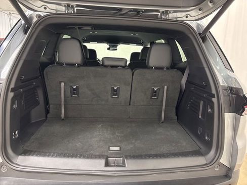 Used 2025 Buick Enclave Preferred AWD/4WD image 13
