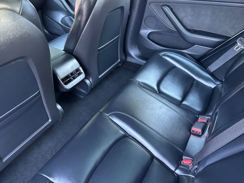 Used 2022 Tesla Model 3 image 12