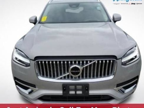 Used 2023 Volvo XC90 B5 Plus w/ Protection Package AWD/4WD image 1