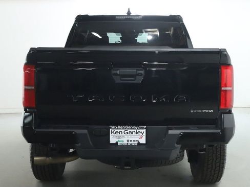 Used 2025 Toyota Tacoma TRD Off-Road image 43