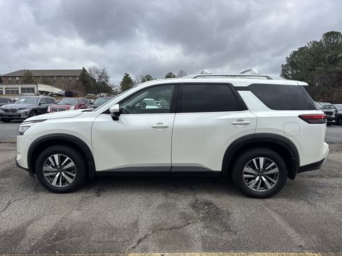 Used 2024 Nissan Pathfinder SL image 4