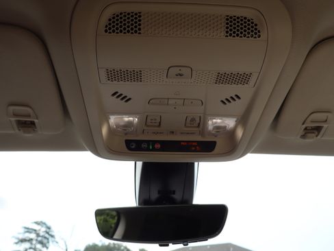 Used 2022 Cadillac XT6 Premium Luxury w/ Technology Package FWD image 37