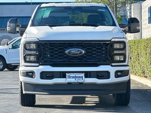 New 2026 Ford F250 Lariat w/ Black Appearance Package image 9