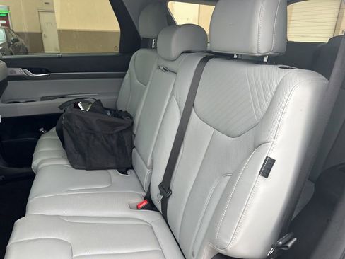Used 2024 Hyundai Palisade SEL FWD image 13