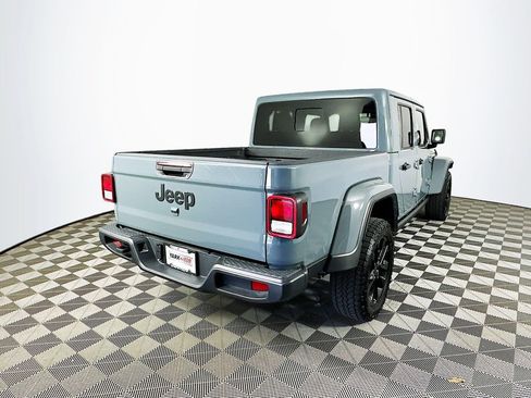 Certified 2025 Jeep Gladiator Overland AWD/4WD image 12