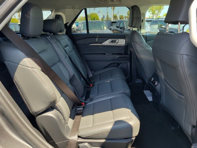 Used 2026 Ford Explorer Active w/ Active Comfort Package RWD image 17