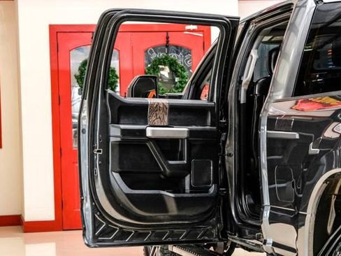 Used 2018 Ford F250 Lariat w/ Lariat Value Package image 38