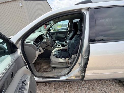 Used 2014 GMC Acadia SLE FWD image 21