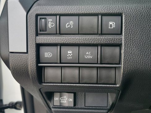 Used 2025 Toyota Tacoma TRD Off-Road image 19