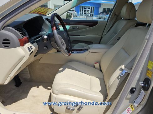 Used 2011 Lexus LS 460 L w/ Luxury Pkg RWD image 10