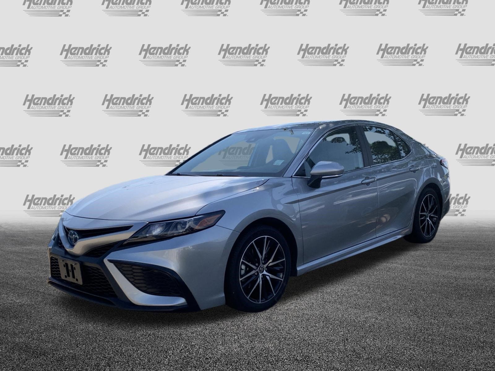 Used 2023 Toyota Camry SE FWD image 5